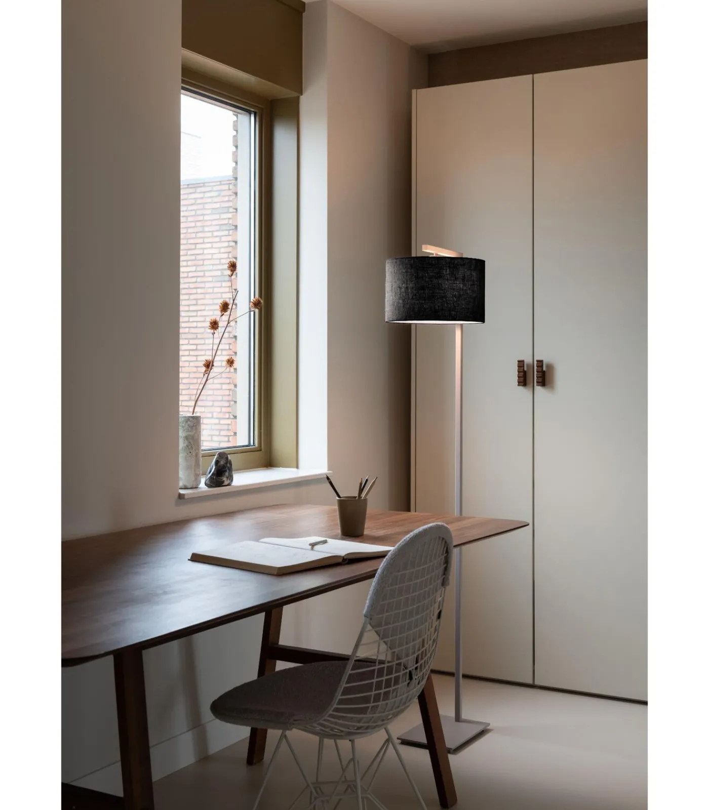 Outlet Vloerlamp Boston - Bruin - 30x32x160cm Vloerlampen