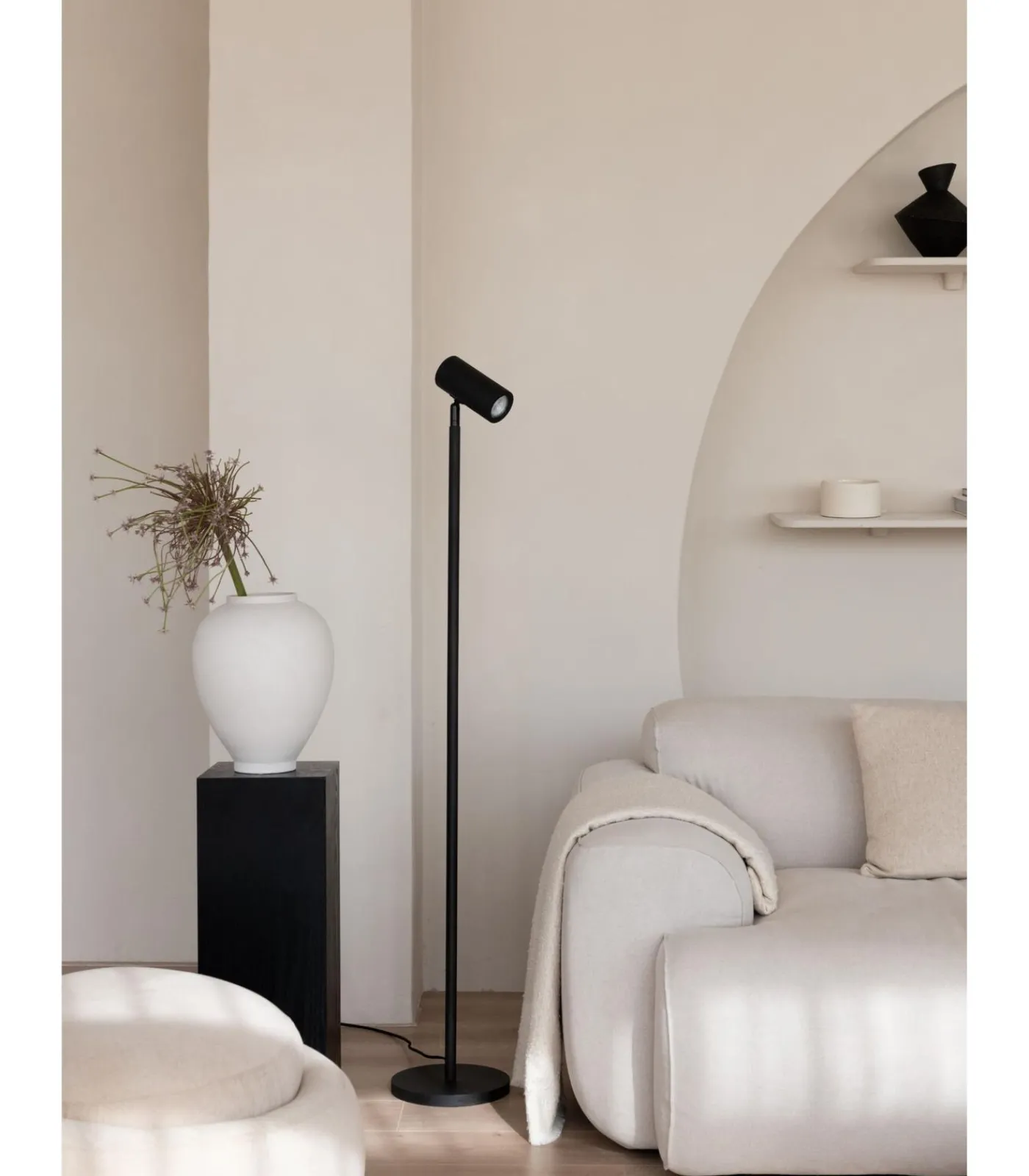 GOOD &MOJO Vloerlamp Java - Zwart - Ø23cm