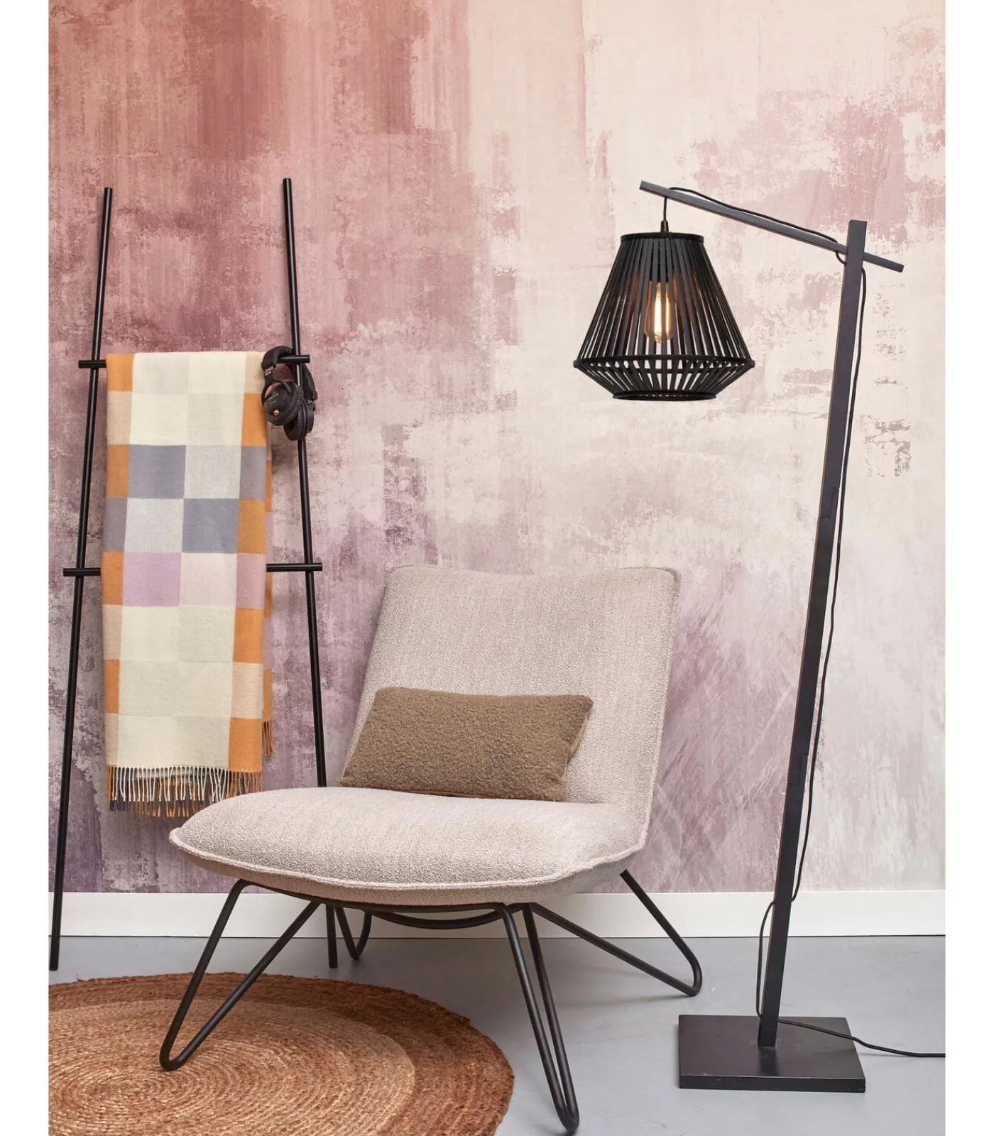 GOOD &MOJO Vloerlamp Merapi - Bamboe Zwart - 57x30x150cm