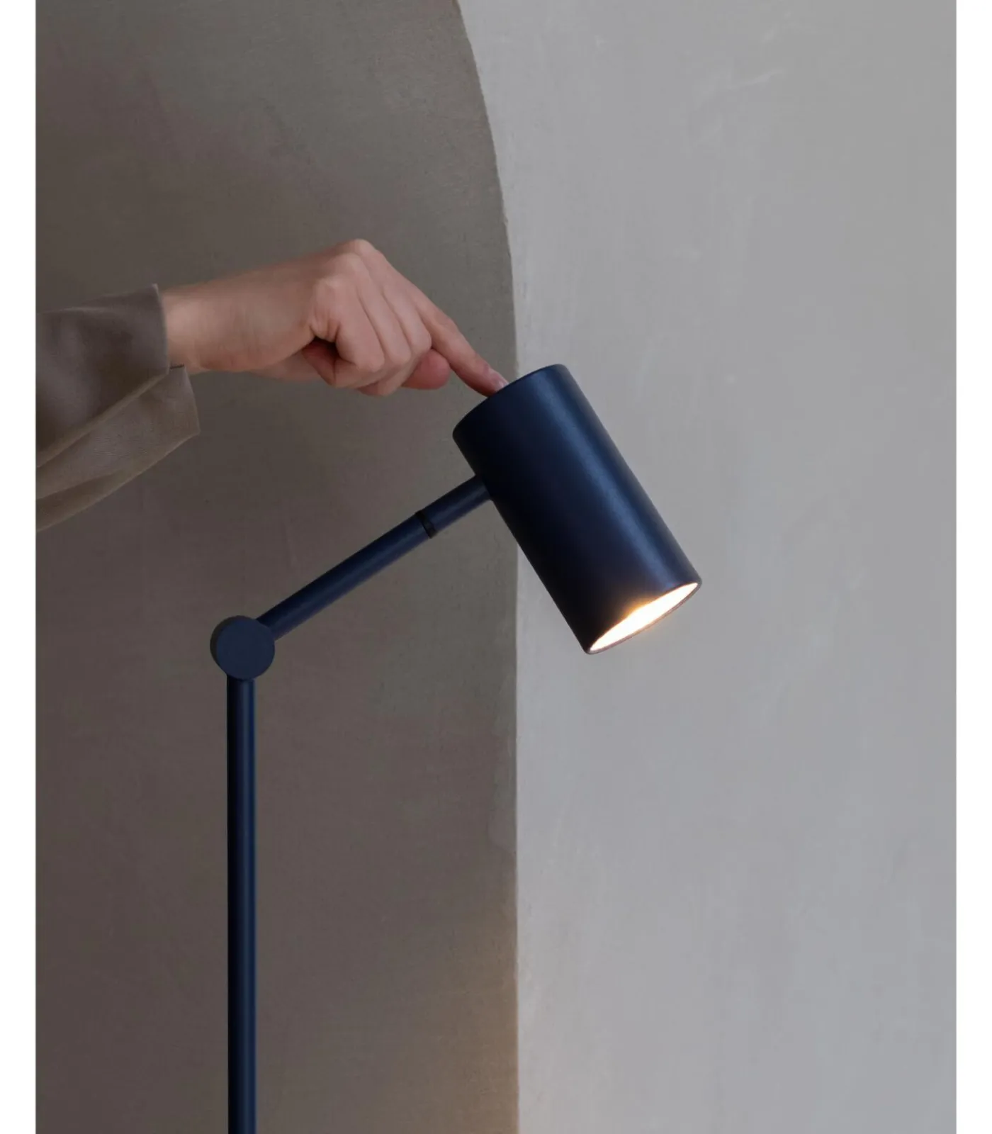 It's about RoMi Vloerlamp Montreux - Blauw - 22x22x134cm