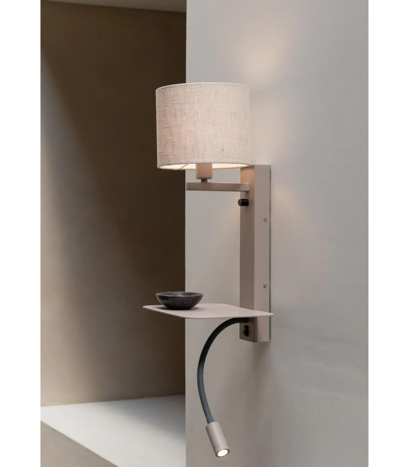 It's about RoMi Wandlamp Florence - Bruin - 24x24x52cm
