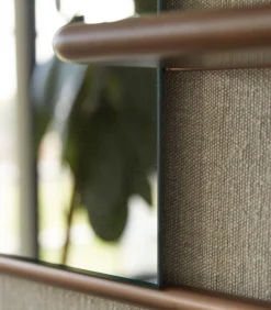 Tikamoon Wandrek met spiegel in notenhout en messing Félicie