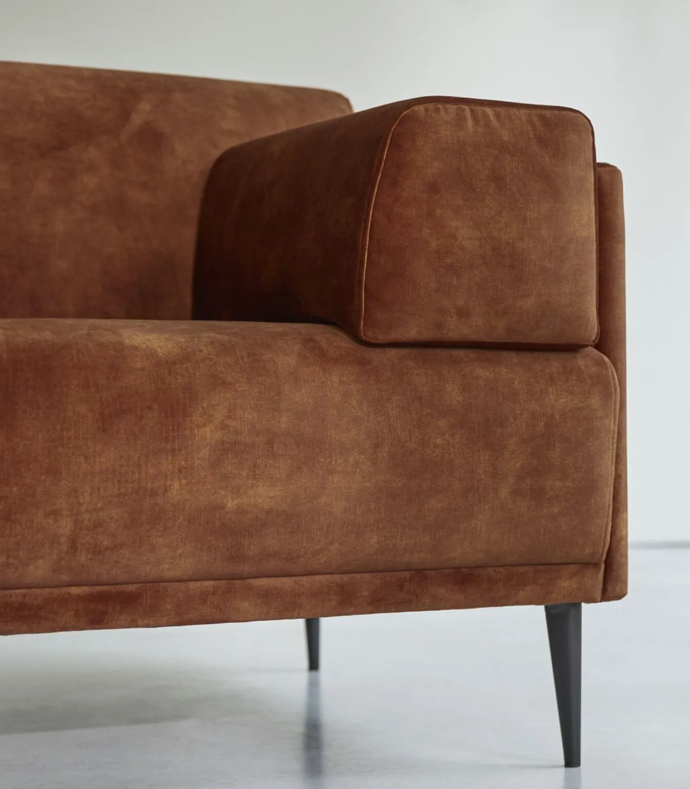 Tikamoon 2-3-zitsbank in terracottabruin fluweel Finn, 2-zit