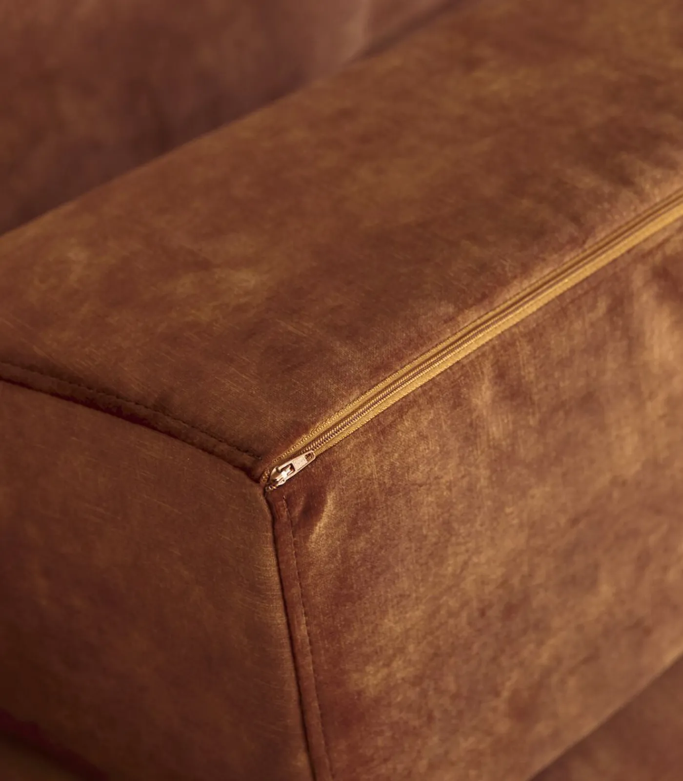 Tikamoon 2-3-zitsbank in terracottabruin fluweel Finn, 2-zit